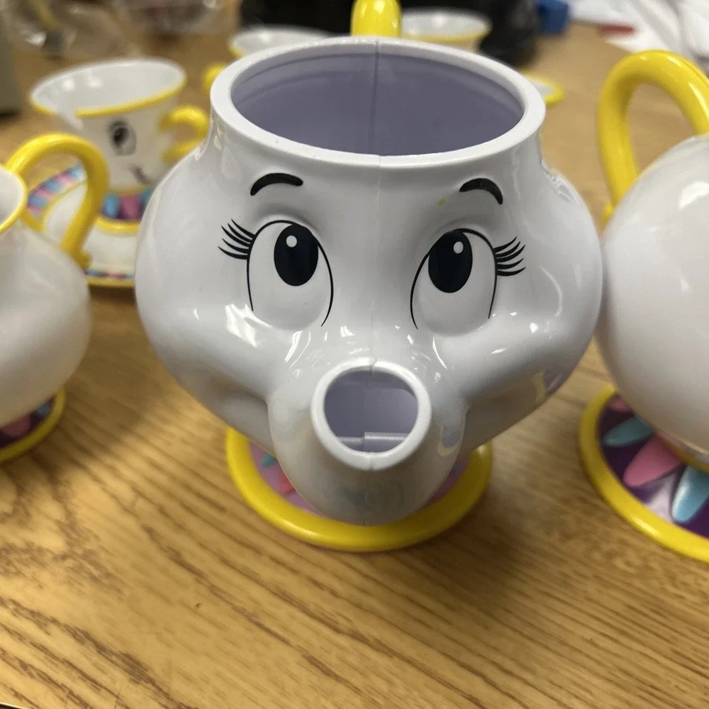 Disney Beauty and the Beast Chip and Mrs. Potts Plastic Toy figures Parts Pieces